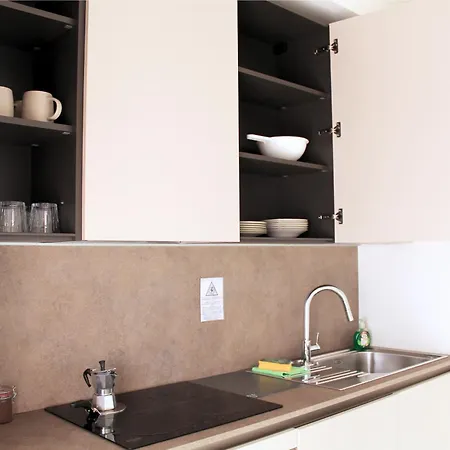 Welcome Residenza Esclusiva Via Liverani Апартаменты *