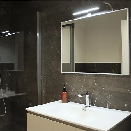 Welcome Residenza Esclusiva Via Liverani אימולה