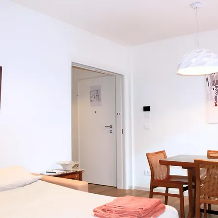 Welcome Residenza Esclusiva Via Liverani Апартаменты *