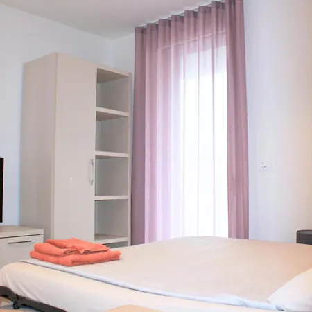 Welcome Residenza Esclusiva Via Liverani Имола